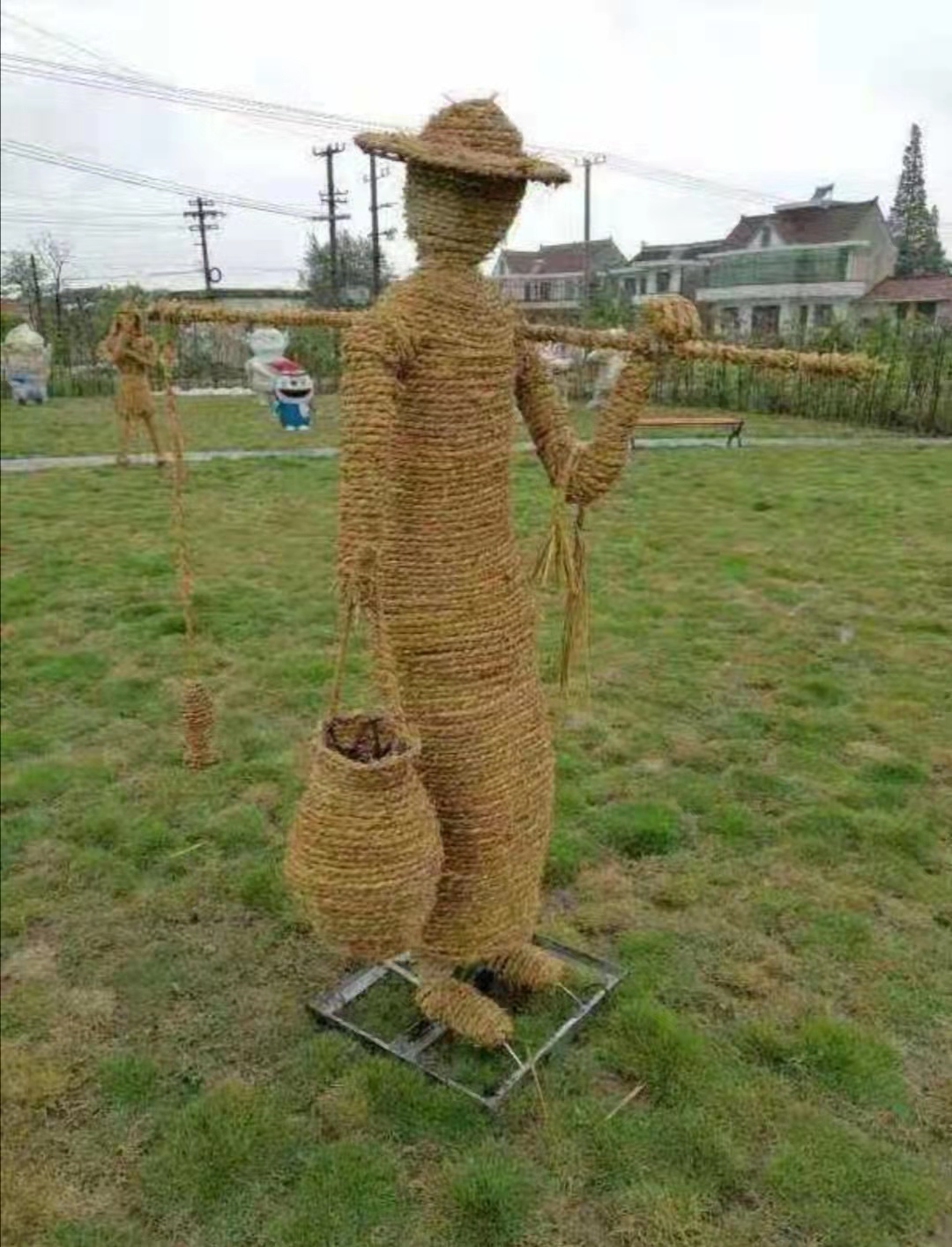 稻草人雕塑