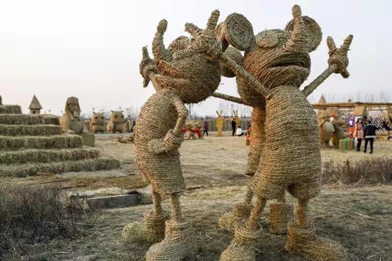 稻草人雕塑